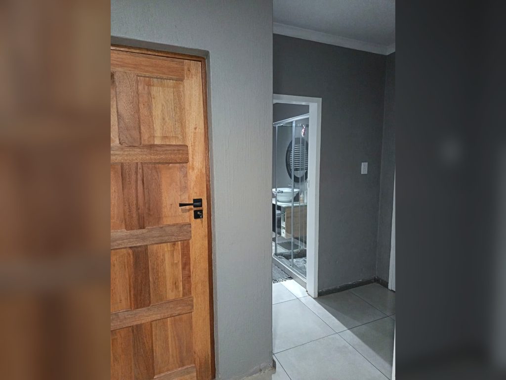 Guest house — image 15